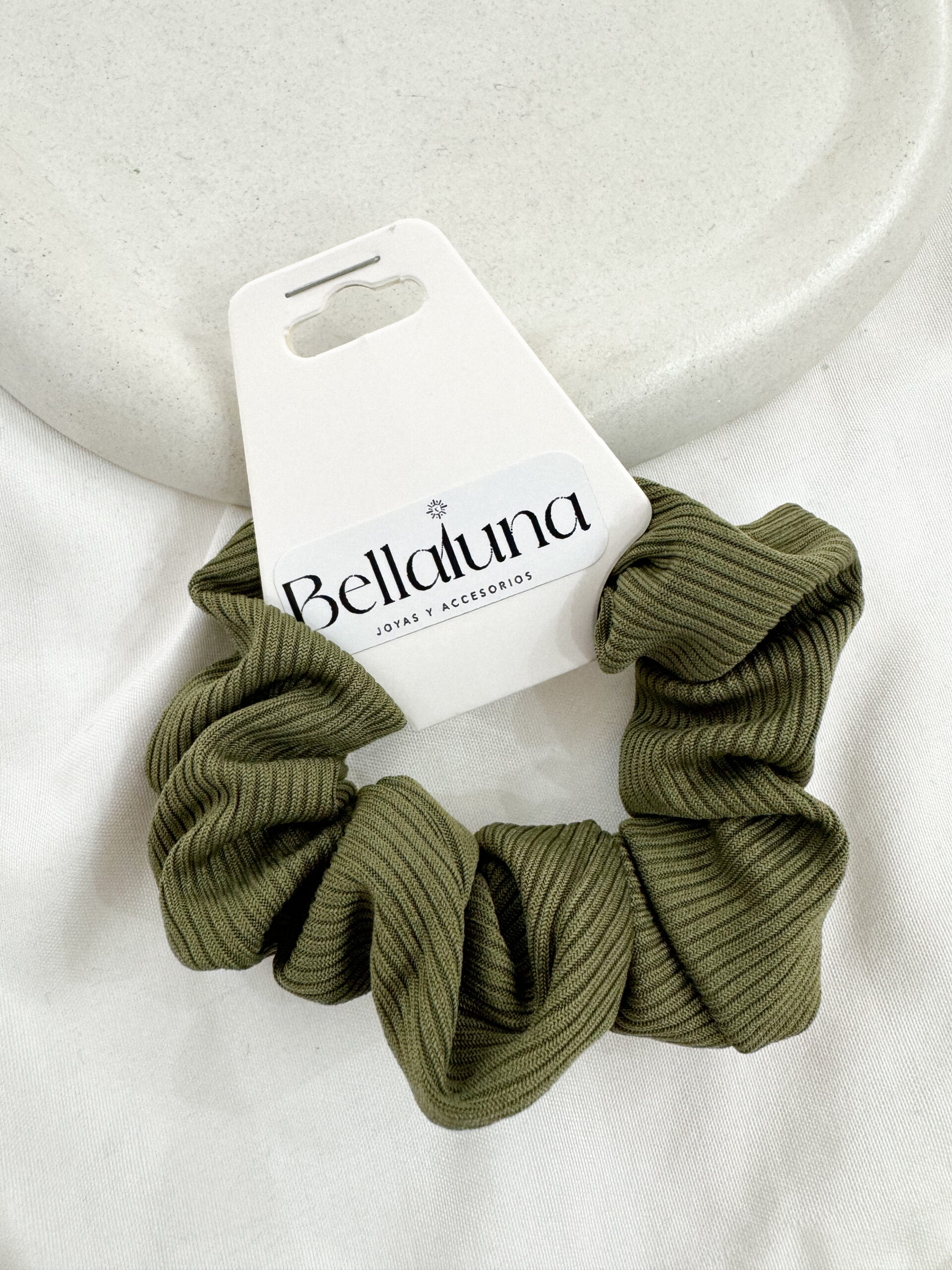 SCRUNCHIE TEJIDO COLOR VERDE